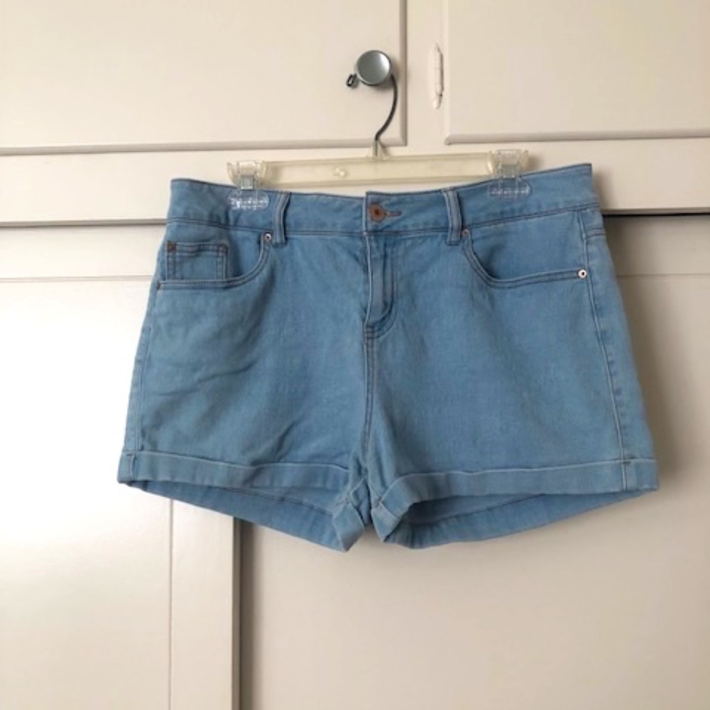 NoBo Jean Shorts - medium denim, size 17(fits like sz 14/16)
